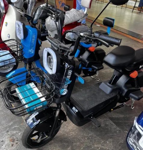 Moto Elétrica Scooter 1000 W, até 50 km de autonomia