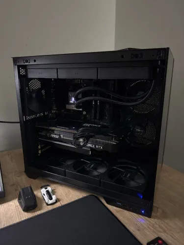 PC Gamer RTX 3070 + Ryzen 5 5600X | Premium Black Setup)