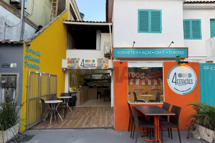 À venda ponto comercial com sorveteria e cafeteria moderna no bairro Passagem, em Cabo Fri