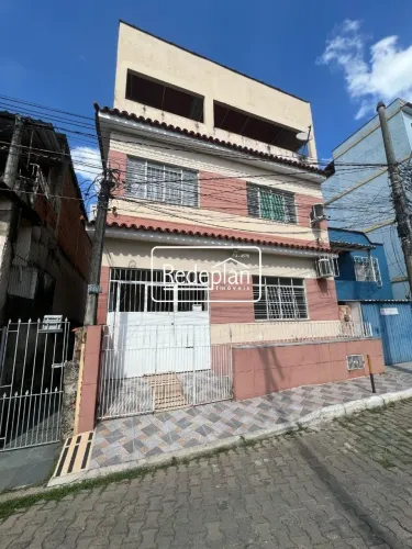 Casa à Venda no Bairro Roberto Silveira - Localização Central!