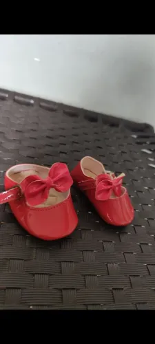 Vendo sapatinho vermelho