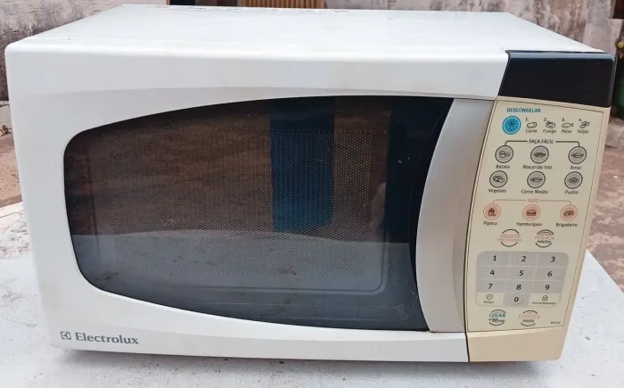 Microondas Eletrolux 18L (excelente)