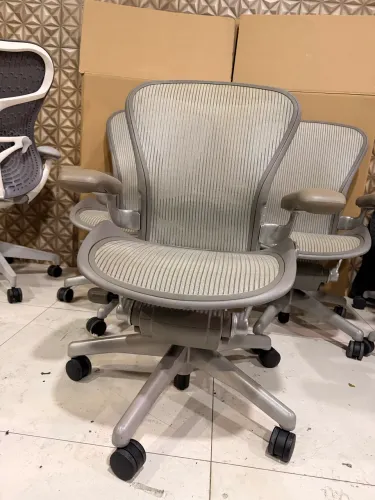 Cadeira herman miller aeron B classica titanium semi completa 