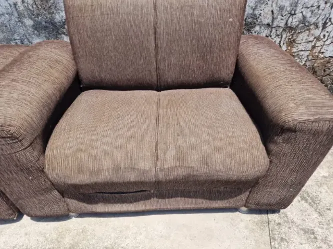 Vendo sofá de 3 e 2 lugares , sem avarias, por 600 reais!!
