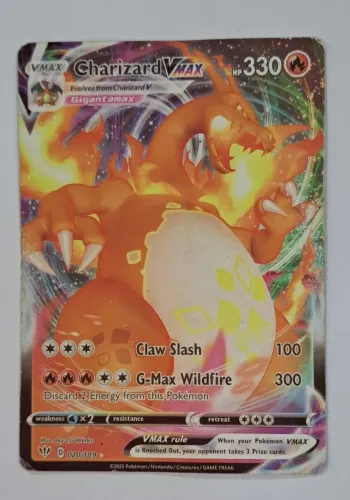 Carta Pokémom Ultra Rara Charizard VMAX Escuridão Incandescente/ numero 020/189