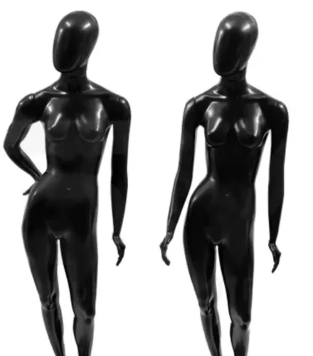 Manequim feminino,cor preto completo corpo inteiro.,tenho 4 e quero vender(300,00) os 4