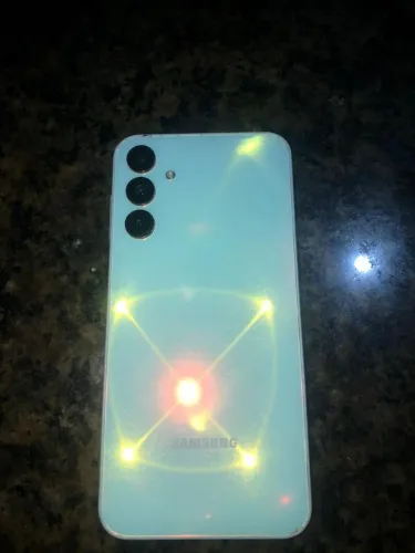 Celular top A 15 em ótimas condições