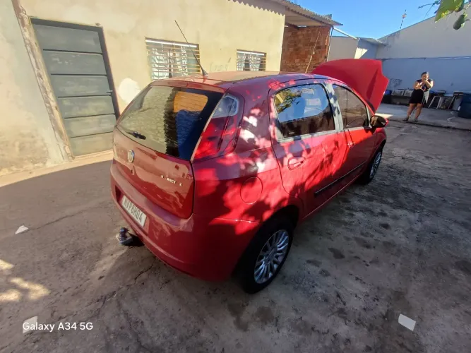 Fiat Punto Attractive 1.4 Fire Flex 8V 5P 2011