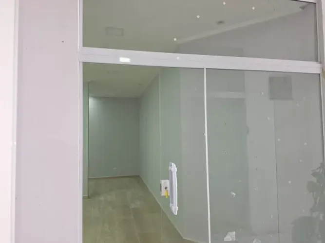 Sala/Loja Comercial para alugar em Paracambi, 32,00 M2