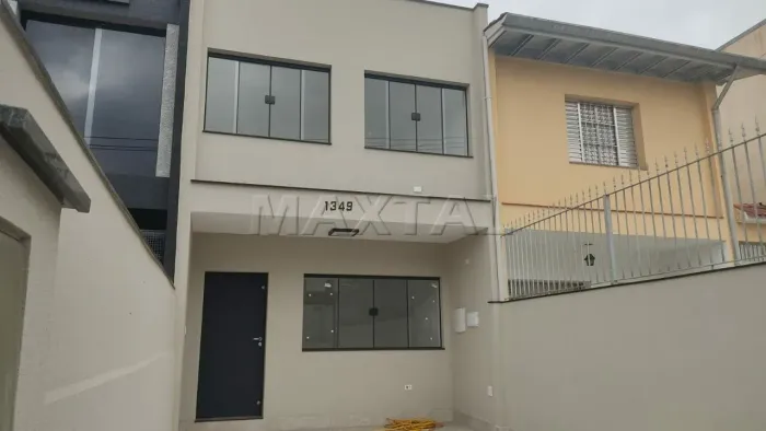 Sobrado comercial 150m²,5 salas, 02 banheiros, 01 cozinha, área de serviço, quintal e gara