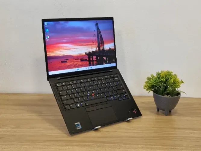 Notebook Lenovo ThinkPad X1 Carbon Gen 9 - Core i5 | 11ª geração | 256GB SSD | 32GB LPDDR4