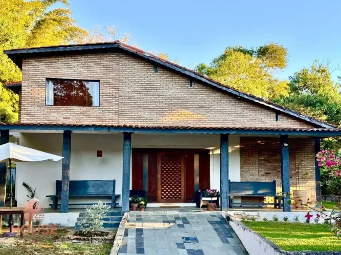 Chácara com 4 dormitórios à venda, 3200 m² por R$ 1.300.000 - Canto das Águas - Igaratá/SP
