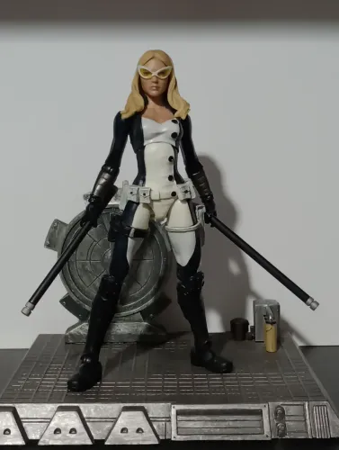 Marvel Legends Harpia (Mockingbird) customizada
