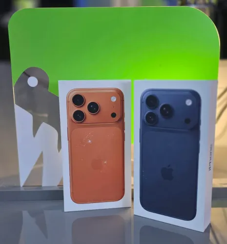 iPhone 17 Pro 256gb - Cores disponíveis: Laranja Cósmico e Azul Profundo. Novos e Lacrados