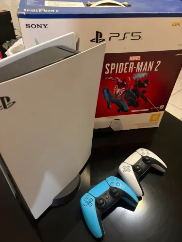 PS5 825GB com Mídia Física + 2 Controles DualSense + Caixa Original - Até 12x