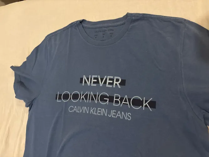 camiseta calvin klein nova