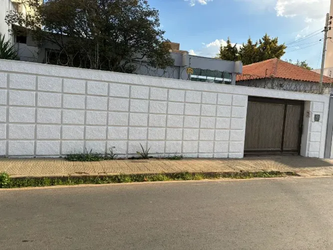 Casa Residencial ou Comercial 320m² 5 comodos, 4 banheiros, 1 vaga