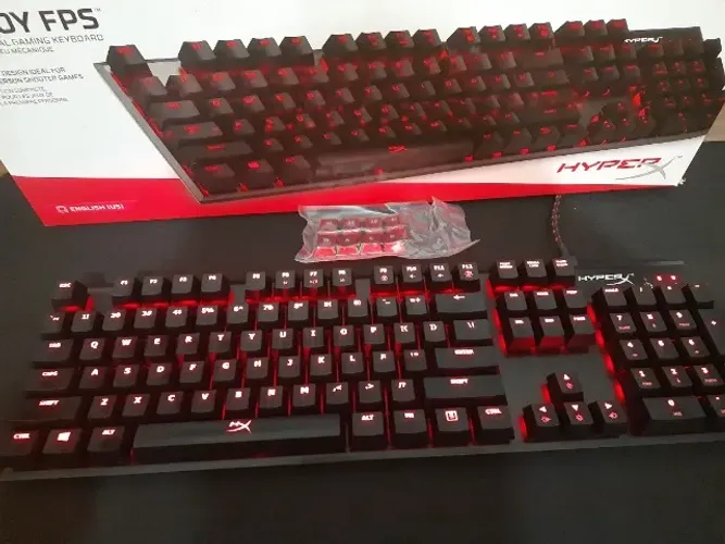 Teclado Mecânico HyperX Alloy FPS - Na Caixa + Case de Transporte + Keycaps extras