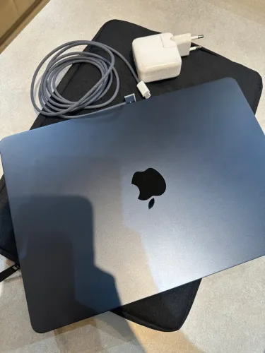 Vendo MacBook Air M3 16gb de ram e saúde 100%!!!