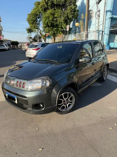 Fiat Uno Sporting 1.4 EVO Fire Flex 8V 4P 2012