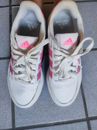 Tênis Adidas feminino