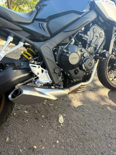 Escape Atalla CB 650R