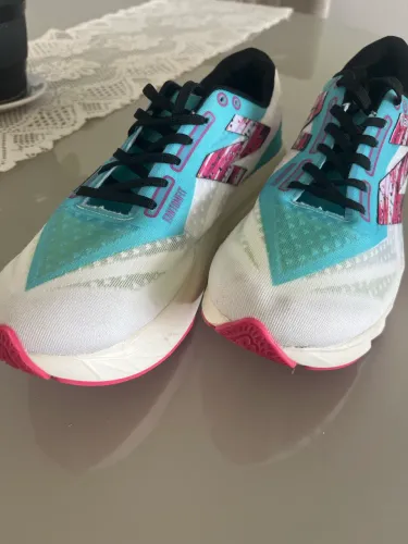 Tênis de corrida