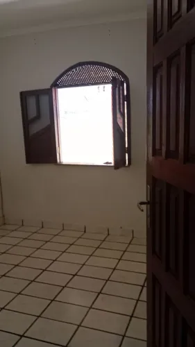 Aluga-se casa 700 reais