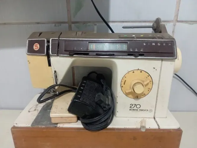 Máquina de costura singer 270