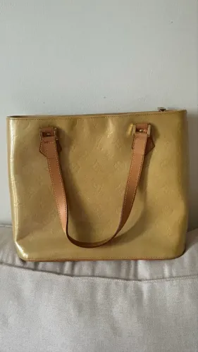 Bolsa Louis Vuitton Houston Verniz Bege