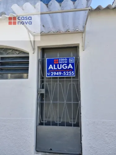Casa térrea com 1 dormitório para locação na Vila Medeiros !