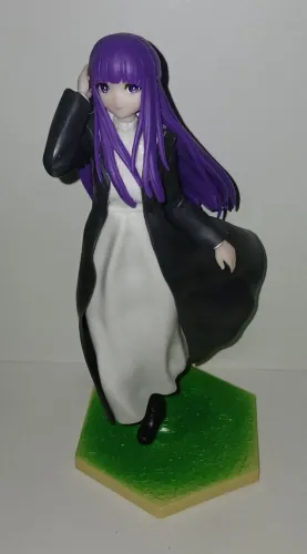 BONECO ACTION FIGURE FRIEREN FERN COLADA NA BASE