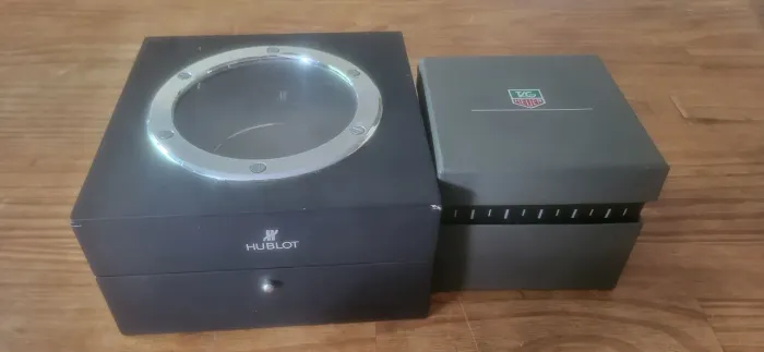 Caixas originais do Hublot e Tag Heuer