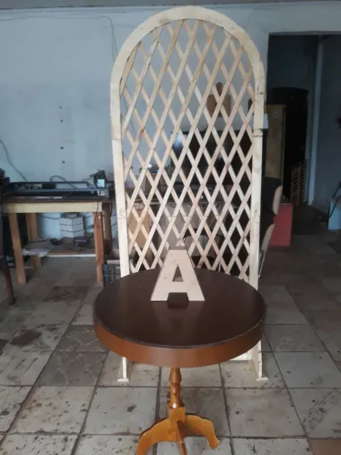 Móveis para decoração de festas entre outros 