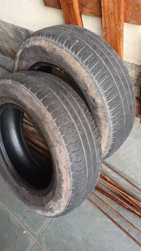 Vendo 2 pneus aro 13