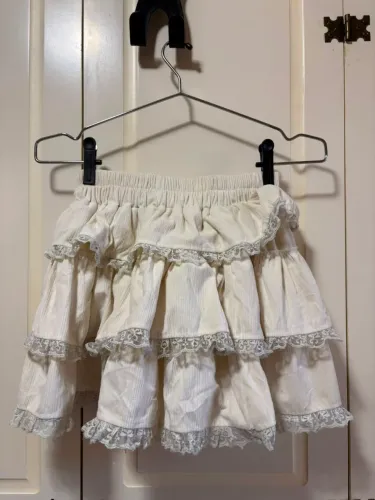 Vendo lote de 100 roupas alternativo e vintage 