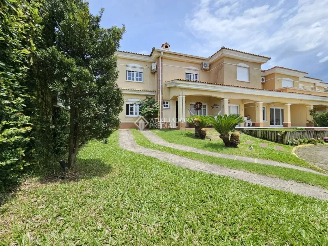 CASA MOBILIADA EM CONDOMINIO NA BEIRA DO MAR
