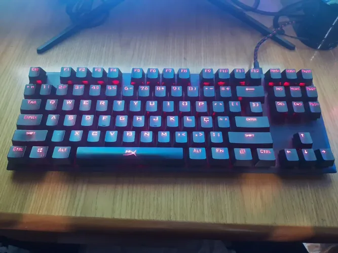 Teclado mecânico HyperX