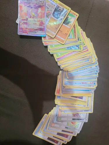 Kit de cartas pokemon incluindo uma super rara original pokemon