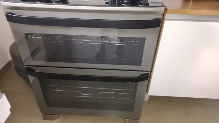 Fogão 5 bocas Electrolux Cinza Expert Função Air Fryer, 2 Fornos, Grill e Timer (FE5AD
