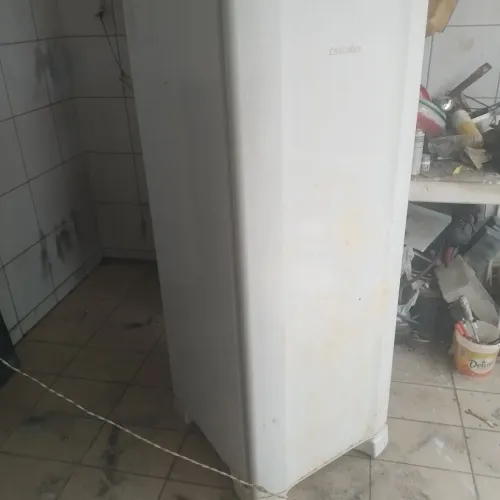 Geladeira  fucionando perfeitamente entrega gratis com garantia 
