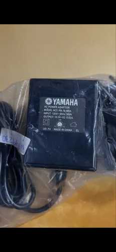 Fonte Yamaha PA-10BRA original para mesas MG-8,10,12,14,16. Voltagem de entrada 120V