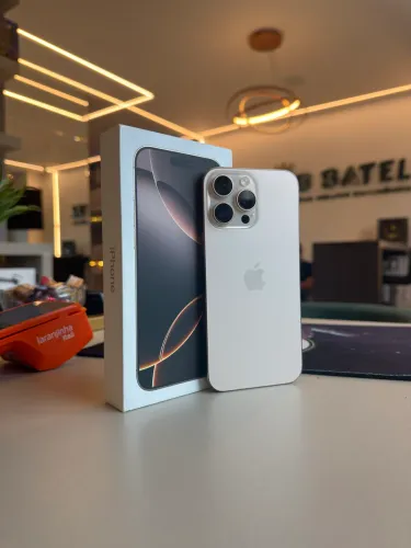 iPhone 16 Pro Max 256GB Desert 100% de Bateria - Usado