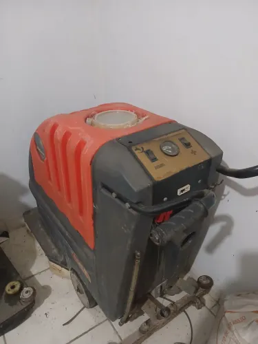 Maquina para lavar piso e aspirar