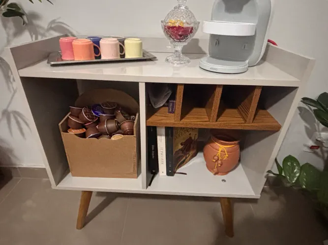 Mesa Cantinho do Café com Adega para Vinhos e Nichos