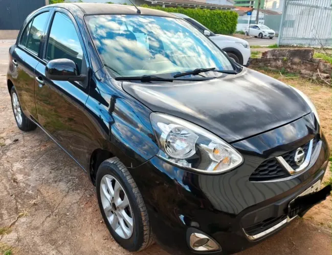 Nissan March SV 1.0 12V Flex 5P 2015