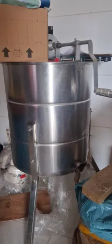 Centrifuga inox 16 quadros.