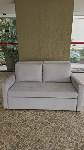 Sofá Cama Casal 2 lugares Anne com  almofadas soltas.