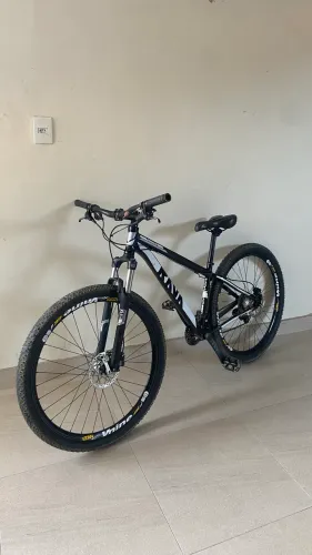 Bicicleta MTB Aro 29 Rava Pressure