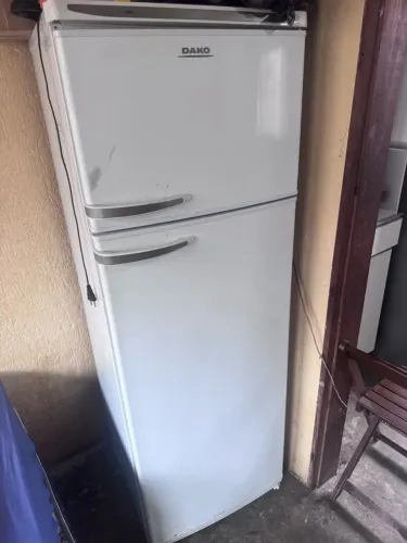 Vendo geladeira dako 